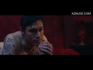 actor sam underwood naked in hello again